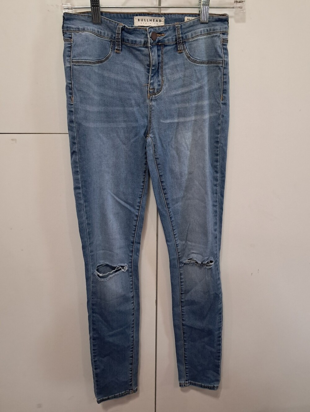 Bullhead Distressed Torn Knee Mid Rise Jeggings Size 27